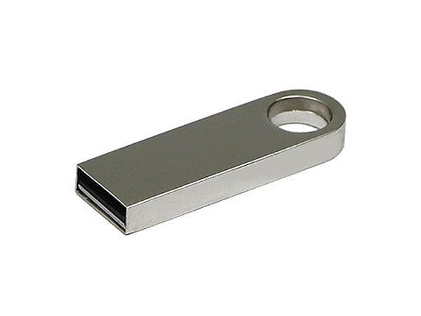USB-Stick in schlankem, metallic-silbernem Design mit praktischem Loch zur Befestigung und Platz für individuelle Logos.