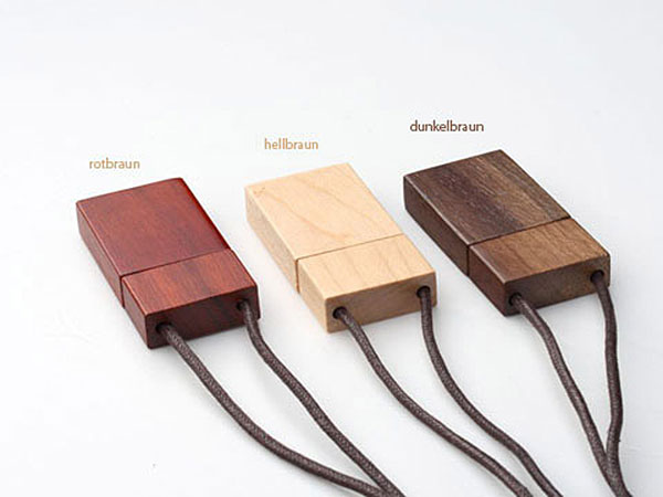 USB Holz mit Textilkordel
