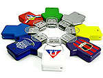 Bunte USB-Sticks in Trikotform, individuell bedruckbar und ideal als Werbeartikel oder Geschenk.