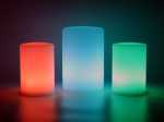 Leuchtende LED-Säulen in Rot, Blau und Grün, perfekt zur stimmungsvollen Beleuchtung von Veranstaltungen oder Dekorationen.