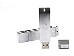 Metall-USB-Stick im eleganten Design, individuell bedruckbar und mit integriertem Flaschenöffner für praktische Verwendung.