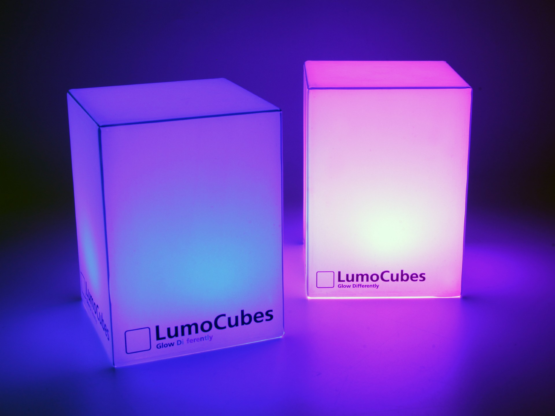 eckige led tischleuchte lumo cubes leuchtwuerfel leuchtprodukt werbung