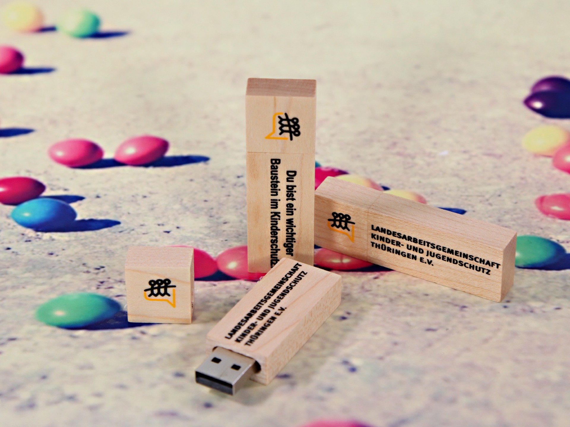 usb echtholz ahorn stick mit farbigem druck