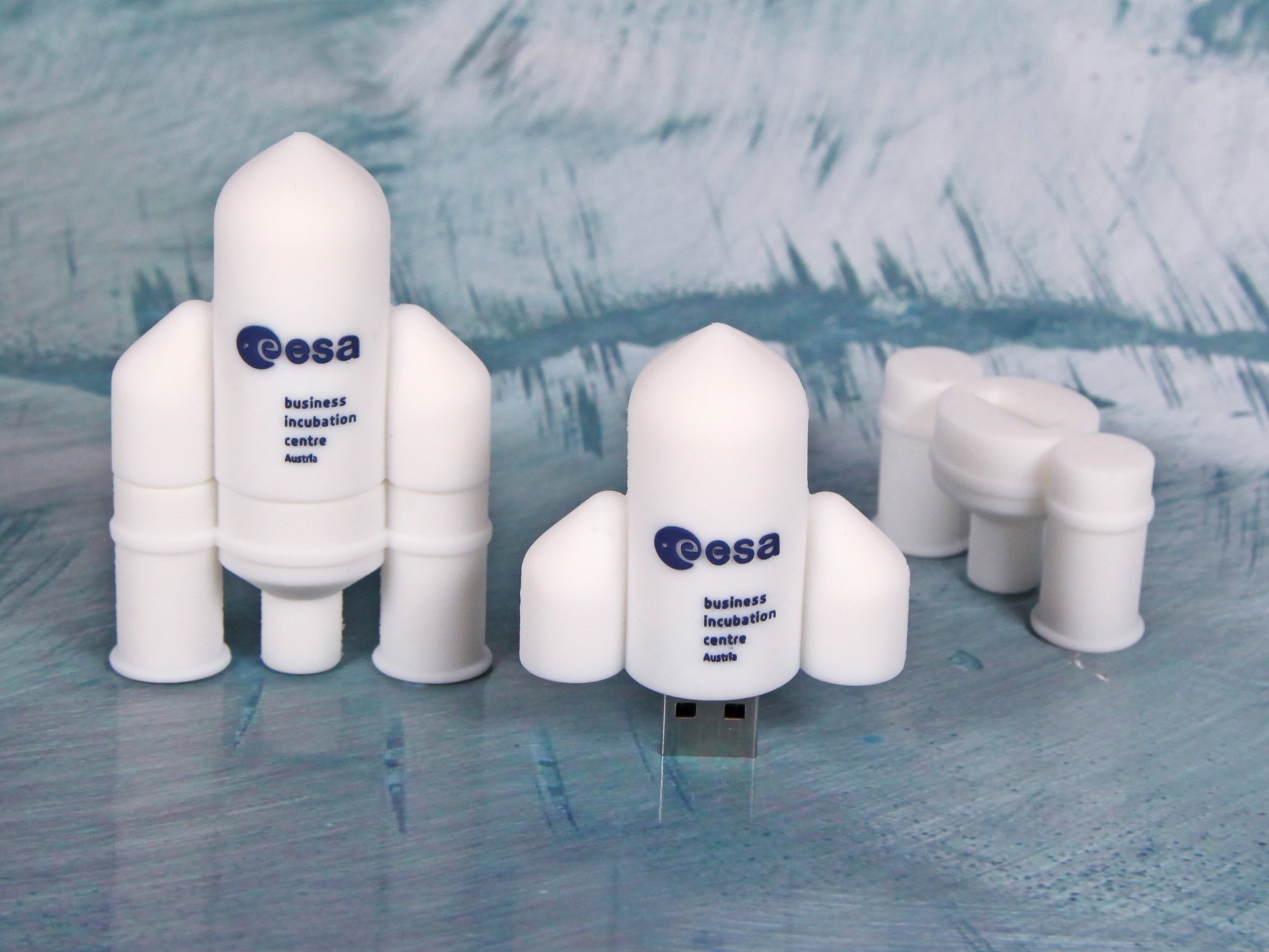 usb stick rakete raumschiff all weltall werbung logo
